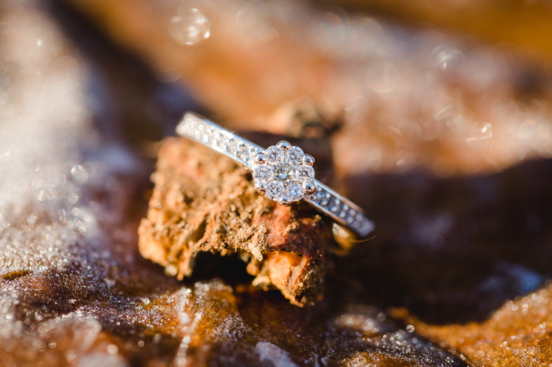 wedding ring by sarahandsamuelphotography
